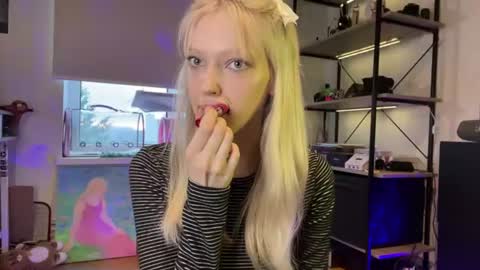 Snapshot of kortneyhiedeman chatting on 7, 7, 2026 Ariela online show from 7, 7, 2026