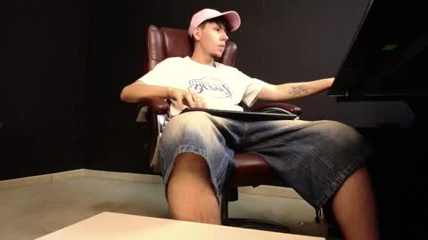 KrewVaughn online show from 17, 10, 2025