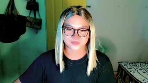 Snapshot of krezikeed chatting on 5, 5, 2026 krezikeed online show from 5, 5, 2026