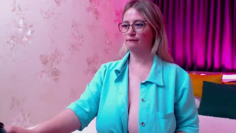 Snapshot of kriiskiss chatting on 13, 5, 2026 Kriss online show from 13, 5, 2026