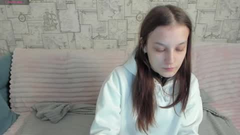 Snapshot of kris_doeil chatting on 17, 5, 2026 kris_doeil online show from 17, 5, 2026