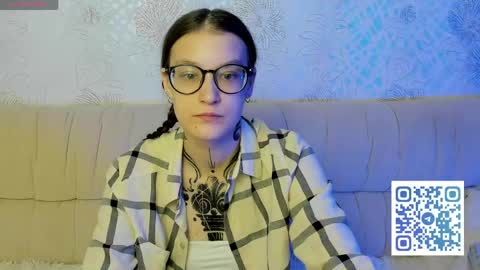 Snapshot of kris_doeil chatting on 2, 6, 2026 kris_doeil online show from 2, 6, 2026
