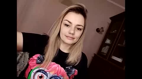 KrissSexi online show from 4, 3, 2025