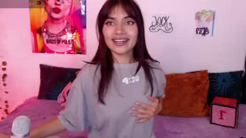 Snapshot of kristel_sweet chatting on 8, 6, 2026 ReadMyBio online show from 8, 6, 2026