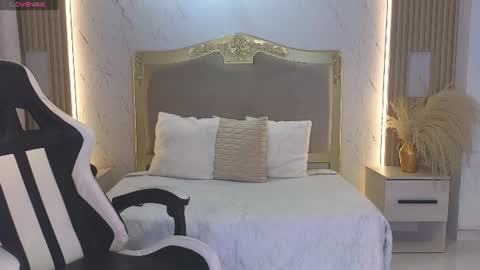 Snapshot of kristennblue_ chatting on 16, 7, 2026 Kris online show from 16, 7, 2026