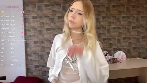 Snapshot of kristiancommes chatting on 11, 6, 2026 Alisa online show from 11, 6, 2026