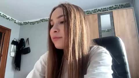 Mila online show from 25, 4, 2026