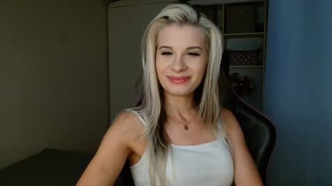 KristineAmore online show from 25, 7, 2026