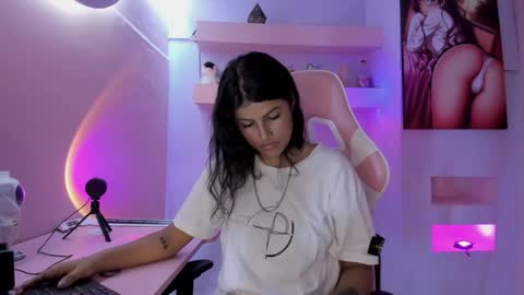 KristinWall online show from 30, 1, 2025