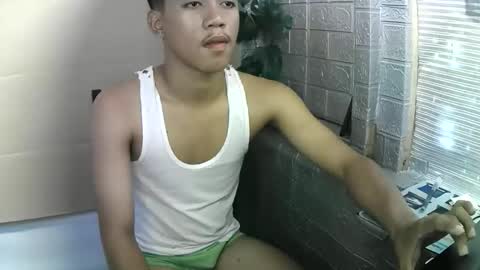 Snapshot of kritthanarkorn chatting on 13, 11, 2025 kritthanarkorn online show from 13, 11, 2025