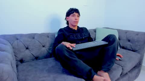 Snapshot of kroywave chatting on 25, 5, 2026 Kroy Wave Muscle Tattoos Latino online show from 25, 5, 2026