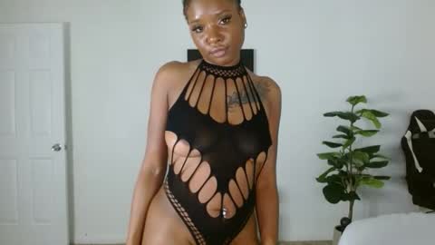 Snapshot of krystalblakexxx chatting on 8, 3, 2026 Krystal Blake online show from 8, 3, 2026