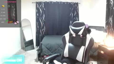 Snapshot of krystalblakexxx chatting on 17, 5, 2026 Krystal Blake online show from 17, 5, 2026