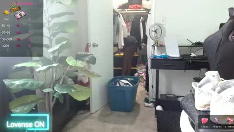 Snapshot of krystalblakexxx chatting on 24, 5, 2026 Krystal Blake online show from 24, 5, 2026