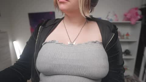 Krystal Syx online show from 8, 10, 2025