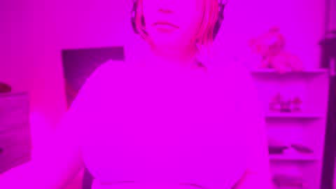 Snapshot of krystalsyxx chatting on 14, 12, 2025 Krystal Syx online show from 14, 12, 2025