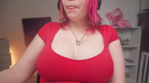 Snapshot of krystalsyxx chatting on 16, 12, 2025 Krystal Syx online show from 16, 12, 2025