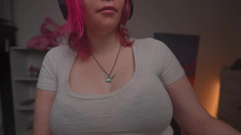 Snapshot of krystalsyxx chatting on 19, 12, 2025 Krystal Syx online show from 19, 12, 2025