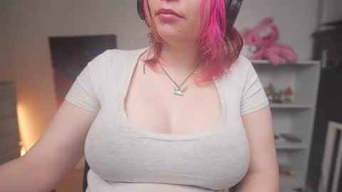 Snapshot of krystalsyxx chatting on 21, 12, 2025 Krystal Syx online show from 21, 12, 2025