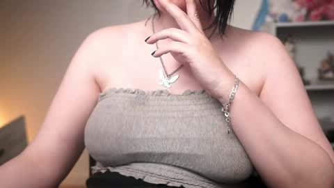 Snapshot of krystalsyxx chatting on 12, 3, 2026 Krystal Syx online show from 12, 3, 2026