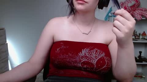 Snapshot of krystalsyxx chatting on 29, 4, 2026 Krystal Syx online show from 29, 4, 2026