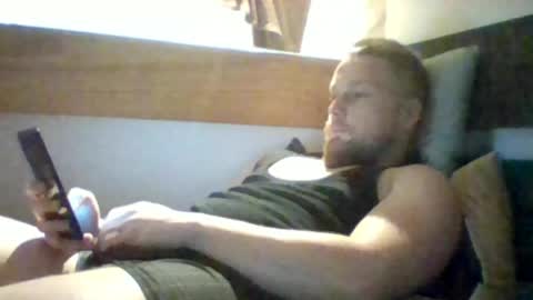 Snapshot of krz44 chatting on 8, 6, 2026 krz44 online show from 8, 6, 2026