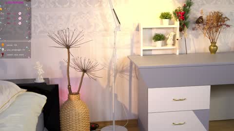 Ksesha online show from 4, 1, 2025