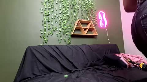 kuromi_devil online show from 8, 11, 2025