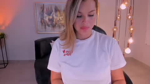 Snapshot of kylamorrison chatting on 14, 7, 2026 I am Kyla online show from 14, 7, 2026