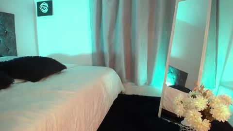 Snapshot of kyle__cooper chatting on 9, 1, 2025 Kyle Cooper online show from 9, 1, 2025