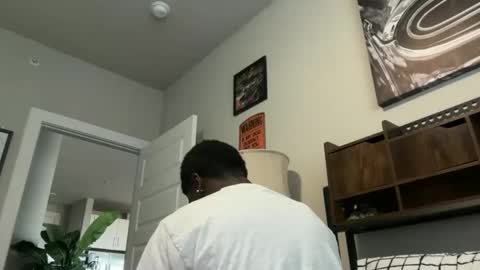 Snapshot of kylekickstand chatting on 16, 11, 2025 Kyle Kickstand online show from 16, 11, 2025