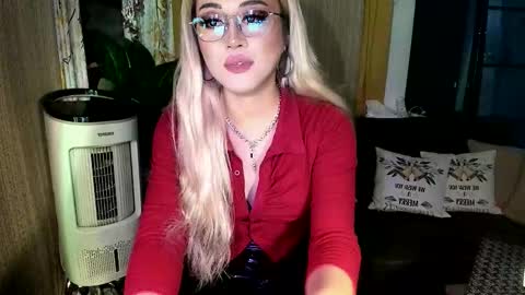 kylie online show from 22, 12, 2025