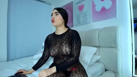 Snapshot of kylie_jenn2 chatting on 5, 5, 2026 kylie jenn2 online show from 5, 5, 2026