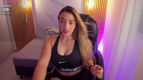 Snapshot of kylie_jones6 chatting on 1, 4, 2026 KYLIE online show from 1, 4, 2026