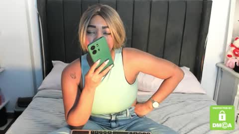 kylie white boobs online show from 23, 2, 2026