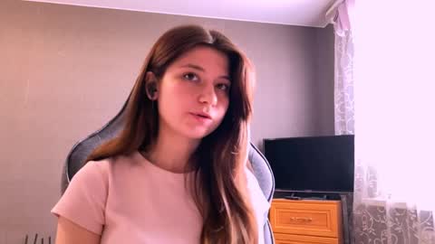 Snapshot of kymberlychimes chatting on 17, 4, 2026 Kary online show from 17, 4, 2026