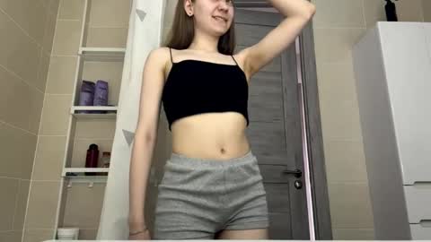 Snapshot of kyragraise chatting on 31, 5, 2026 Kira online show from 31, 5, 2026
