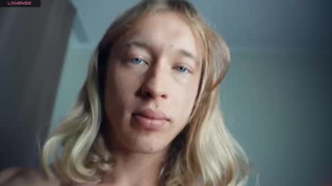 Adonis online show from 4, 12, 2025