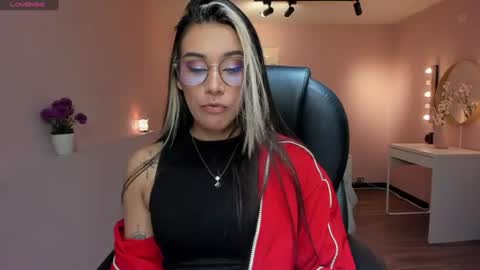 Snapshot of la_monitora chatting on 7, 7, 2026 T A T I A N A online show from 7, 7, 2026