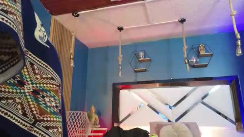 Cris  online show from 8, 11, 2025