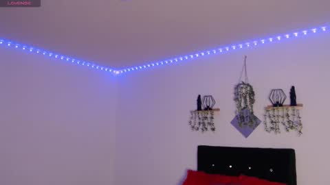 labrinthteasing online show from 25, 3, 2026