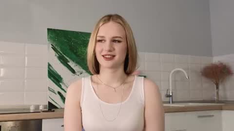 Snapshot of lachelleellwanger chatting on 9, 7, 2026 Kate online show from 9, 7, 2026