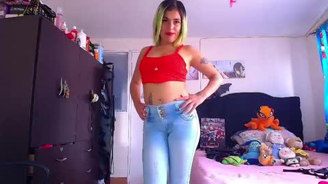 Snapshot of lacolombiana_bitch chatting on 20, 5, 2026 Valentina online show from 20, 5, 2026