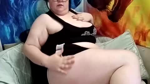 Snapshot of lacy_deville chatting on 12, 4, 2026 lacy_deville online show from 12, 4, 2026