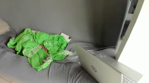 Akyra  online show from 13, 4, 2026