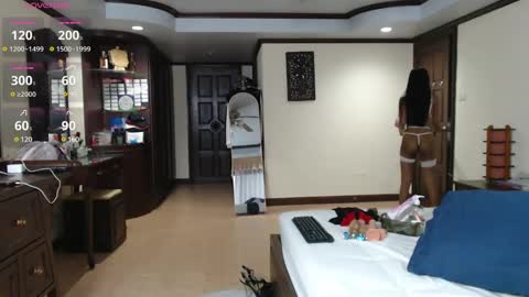 Mia online show from 8, 2, 2025