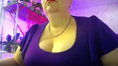 Lady Gloria online show from 7, 4, 2026
