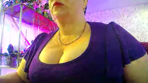 Snapshot of lady_gloria chatting on 12, 5, 2026 Lady Gloria online show from 12, 5, 2026