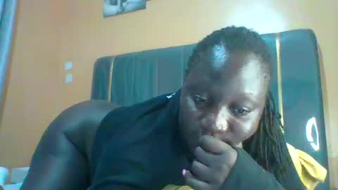 Snapshot of ladyblossoms19 chatting on 3, 7, 2026 lindah32 online show from 3, 7, 2026