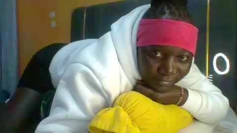Snapshot of ladyblossoms19 chatting on 6, 7, 2026 lindah32 online show from 6, 7, 2026
